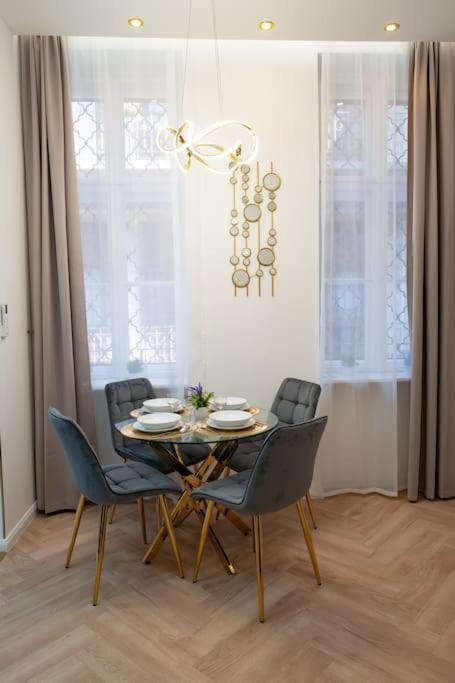 Apartment Gold'n Marble *